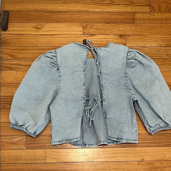 H&M PUFF-SLEEVED DENIM TOP - Picture 6 of 7